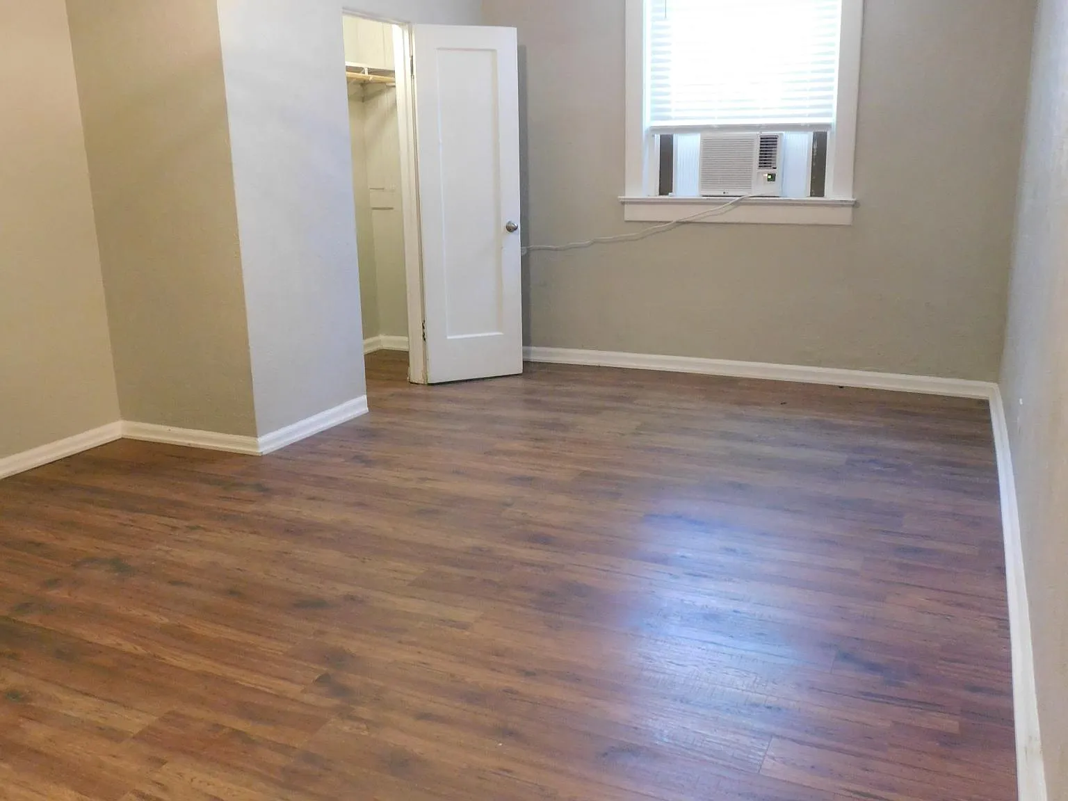 Studio, 336 sqft, $1,095 — Photo 1