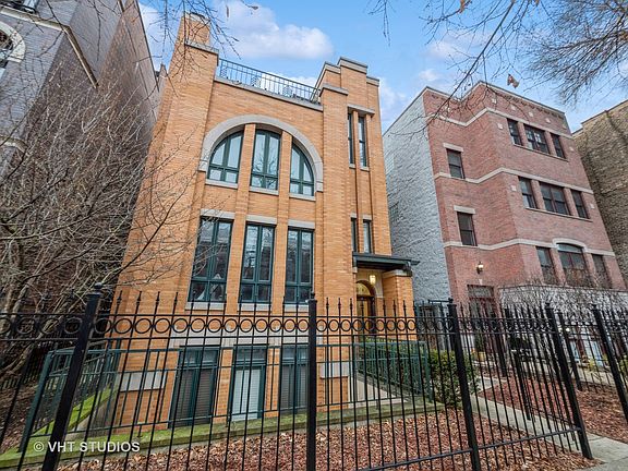 2nd image of 3344 N Kenmore Ave APT 3