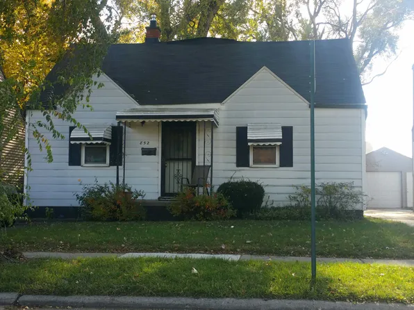 852 E Brockton Ave, Madison Heights, MI 48071