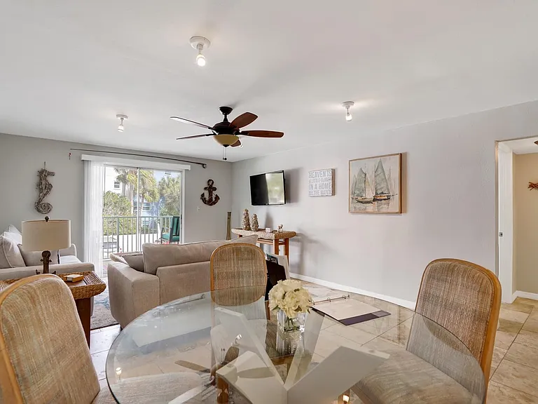 464 N Paula Dr #211 — Photo 19