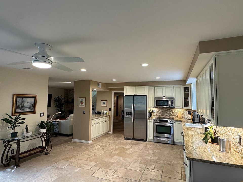 1st image of 24285 Hillview Dr