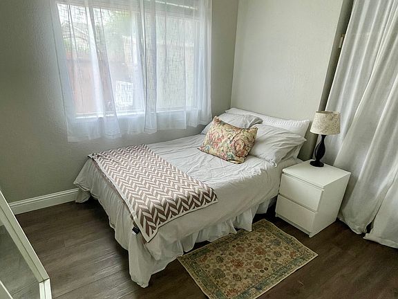 2nd image of 2427 Santa Cruz Ct