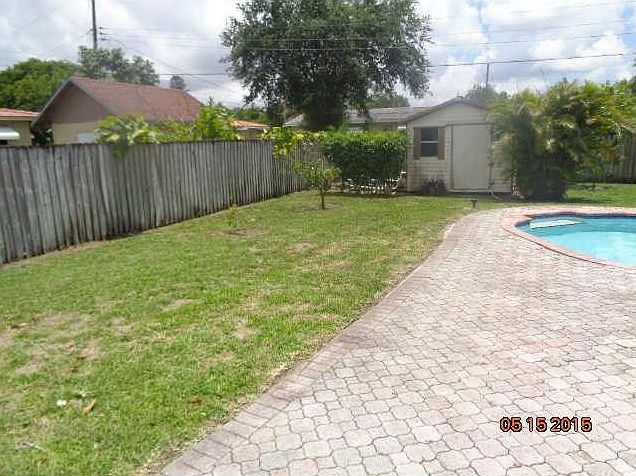 1st image of 5924 NW 39th St