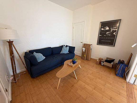 4th image of 1955 Chestnut St APT 204