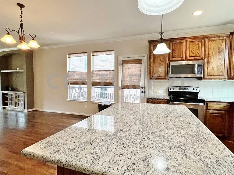 2500 Rockbrook Dr #40 — Photo 8