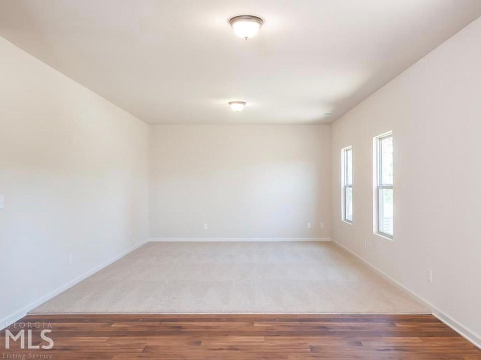 2nd image of 624 Independence Ave