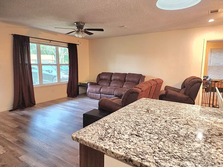 2315 Reva Cir — Photo 5