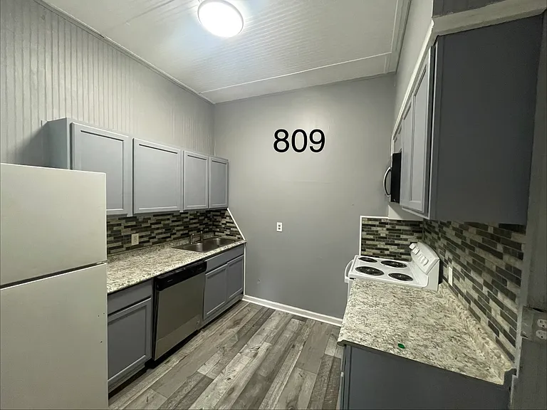 809 Rock St #809 — Photo 15