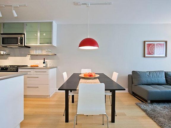 2nd image of 116 San Carlos St APT 2