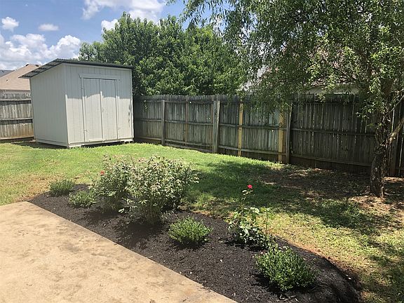 4th image of 2751 Oxford Hall Ave