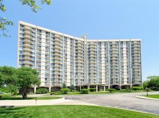 40 N Tower Rd APT 7A, Oak Brook, IL
