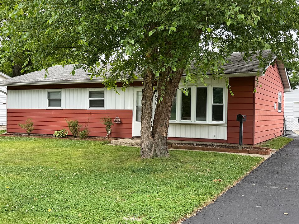 1st image of 886 Lancaster Ave
