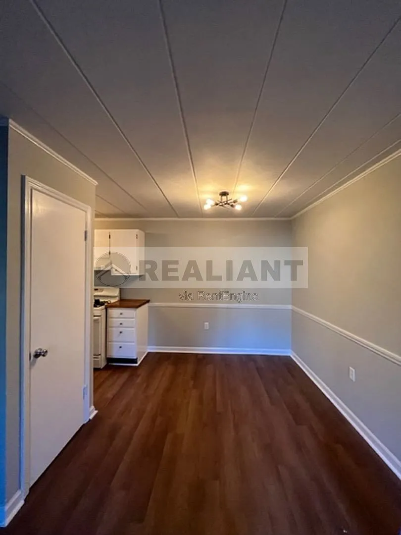 1 bed, 1.0 bath, $950 — Photo 4