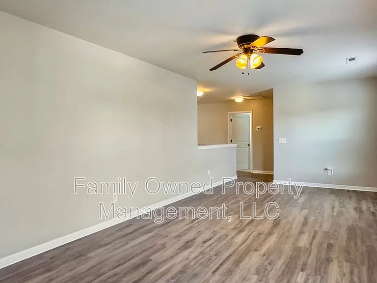 1834 Chickasaw Dr — Photo 8