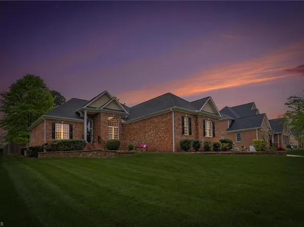 2326 Marlow Dr, Burlington, NC 27215