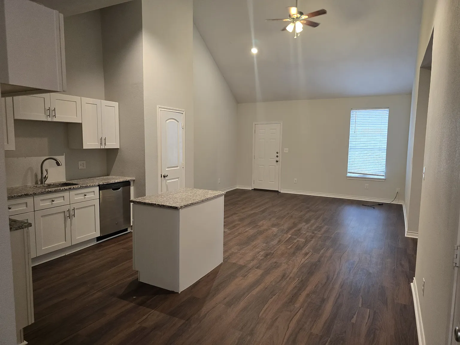 3/2/1 Duplex in Princeton! — Photo 4