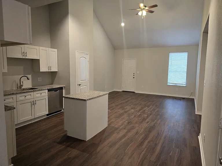 8083 County Road 436 — Photo 4