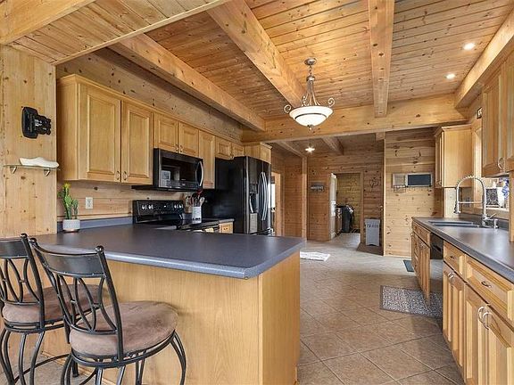 3rd image of 8624 Seward Dr