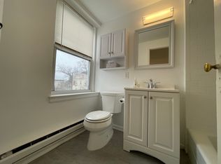 126 Woodside Grn APT 3D, Stamford, CT 06905
