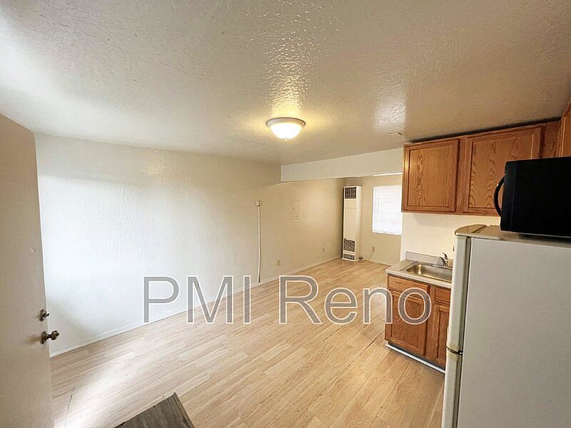 2nd image of 1247 W 1st St APT A
