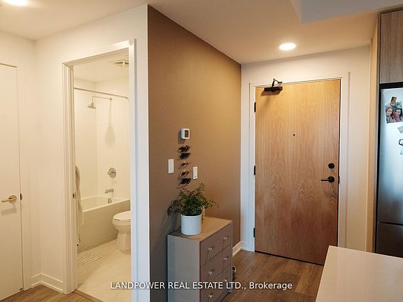 2nd image of 7950 Bathurst St #313