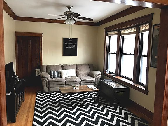 2nd image of 4322 N Hoyne Ave #1