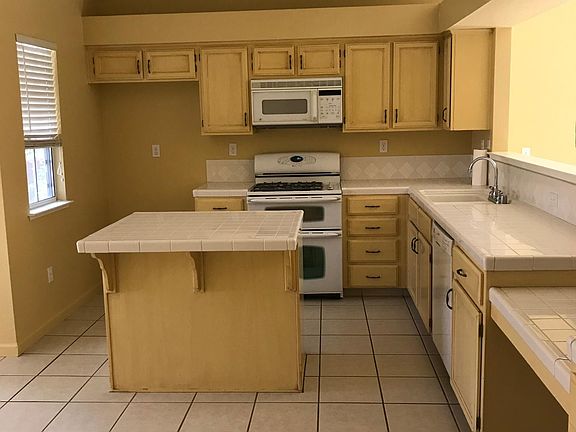 3rd image of 2319 Jamestown Ct
