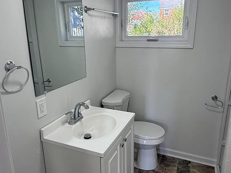 2608 Dorchester Dr NW — Photo 11