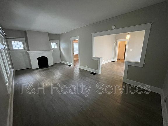 2nd image of 4069 Graceland Ave
