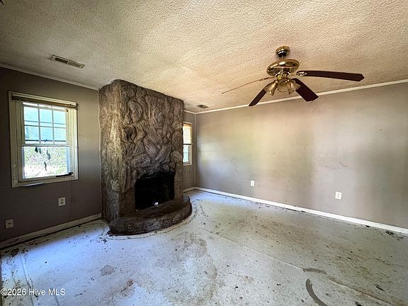 3rd image of 739 Sloop Point Road