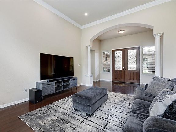 4th image of 15412 Belfin Dr