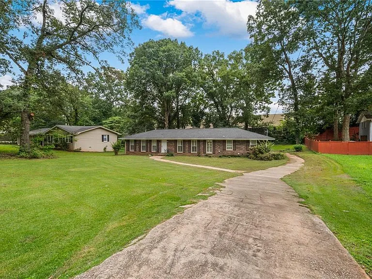 4839 Lehigh Dr — Photo 3