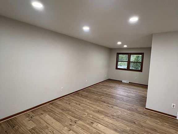5th image of 8335 Shepard Rd