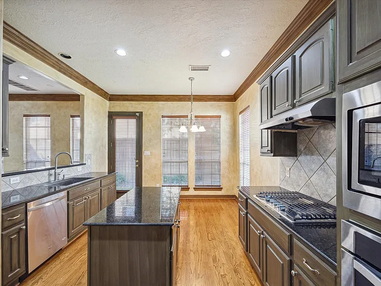 2802 Briarhurst Park — Photo 10