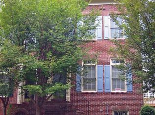 8882 Ashgrove House Ln, Vienna, VA 22182