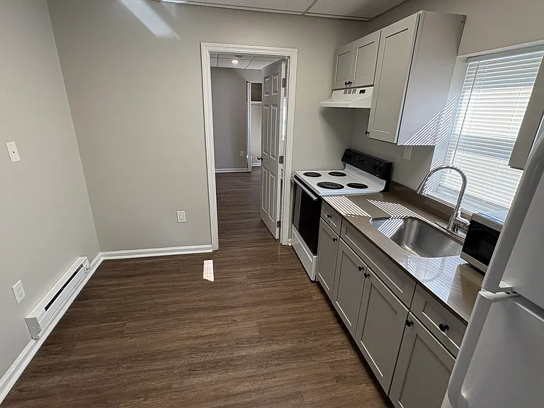 5210 Main St #302 — Photo 4