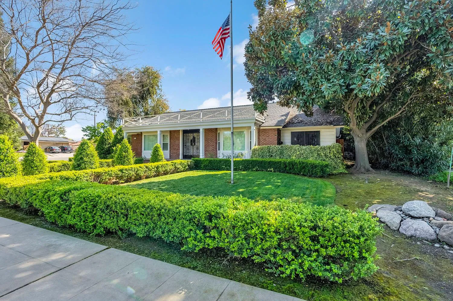 1411 W Sample Ave photo 1