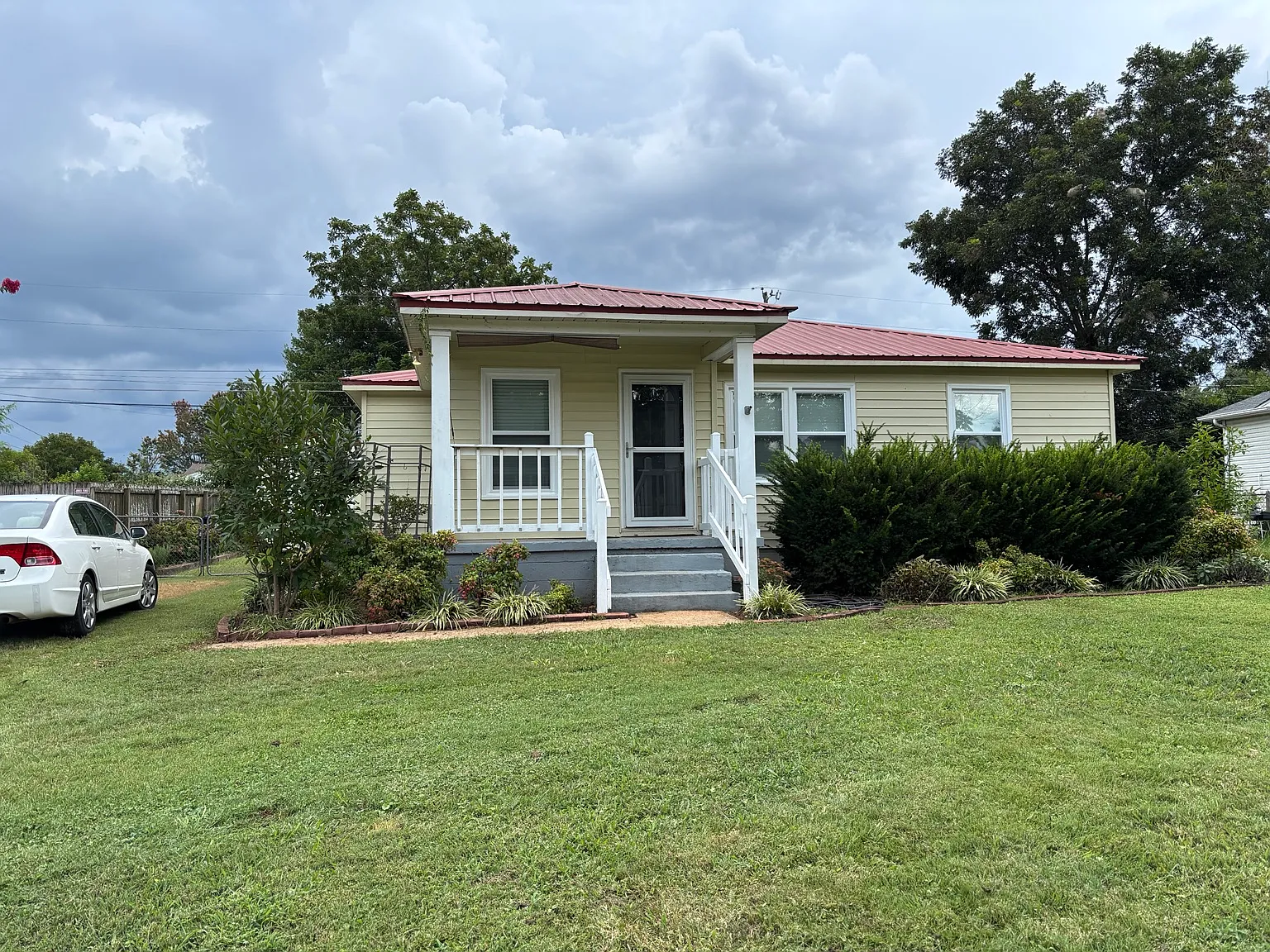 3 bed, 1044 sqft, $1,375 — Photo 1