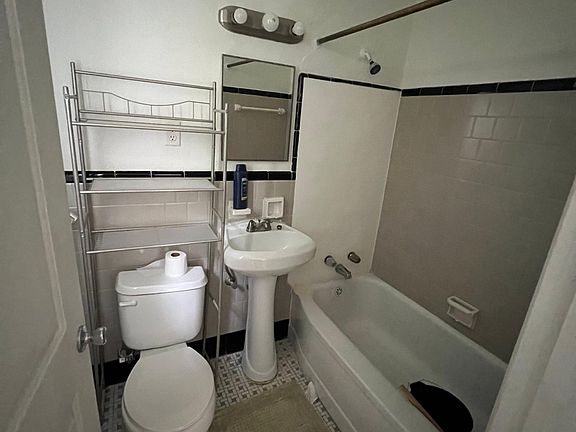 5th image of 106 Jardine Rd #B