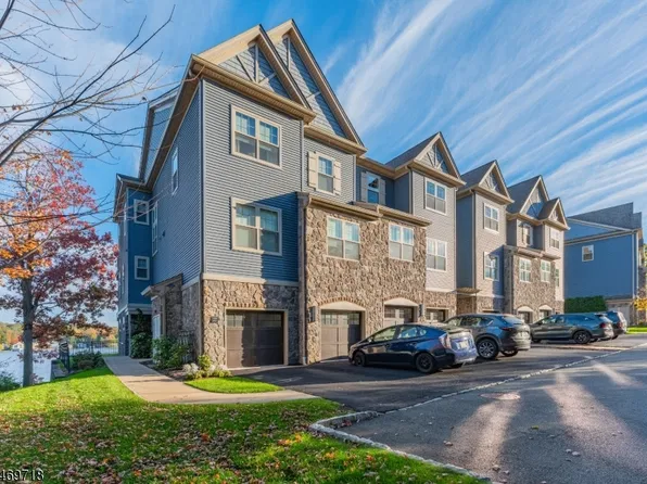 508 Mariners Pt, Hopatcong Boro, NJ 07843