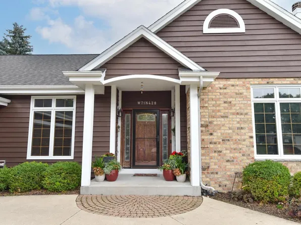 W71N428 Mulberry AVENUE, Cedarburg, WI 53012
