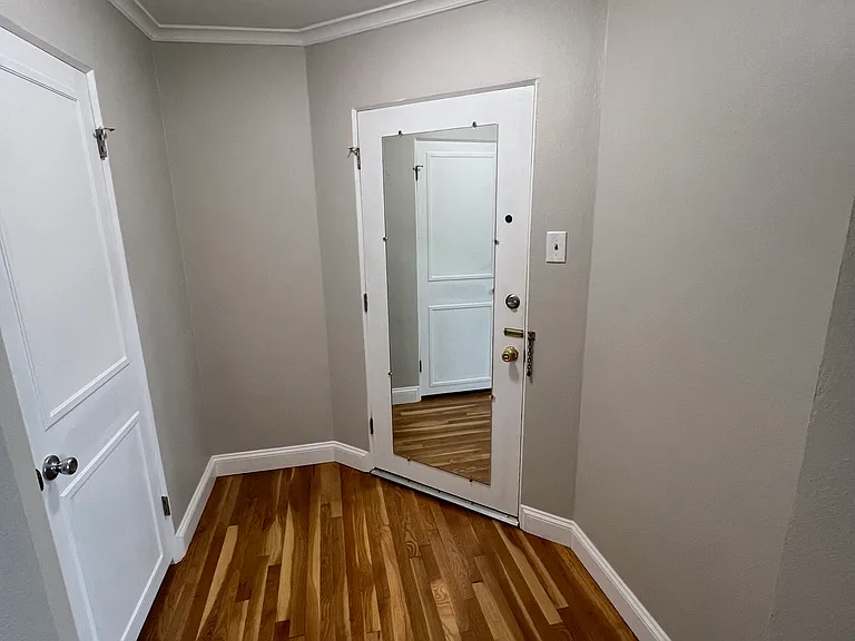 7201 Hampton Ave #2S — Photo 15