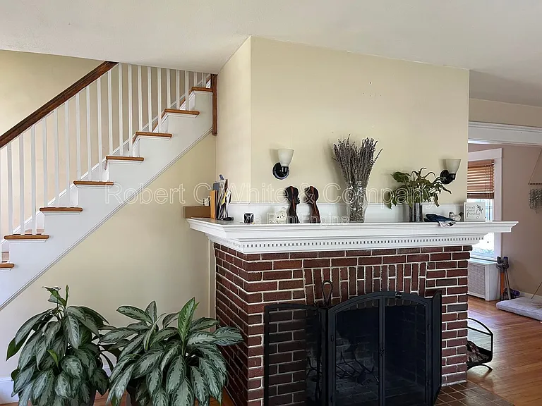 109 Ardmore St — Photo 9