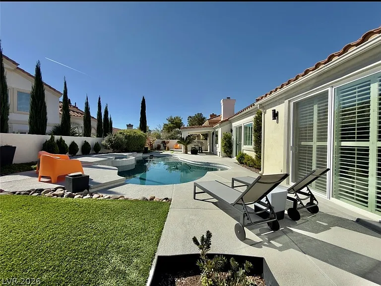 1524 Breeze Canyon Dr — Photo 2