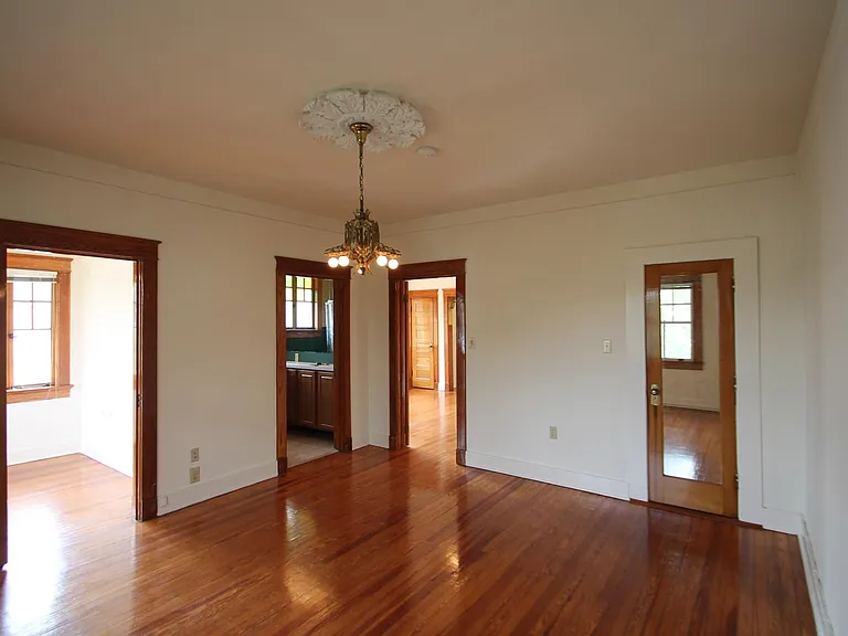 11 Fontainebleau Dr #G — Photo 23