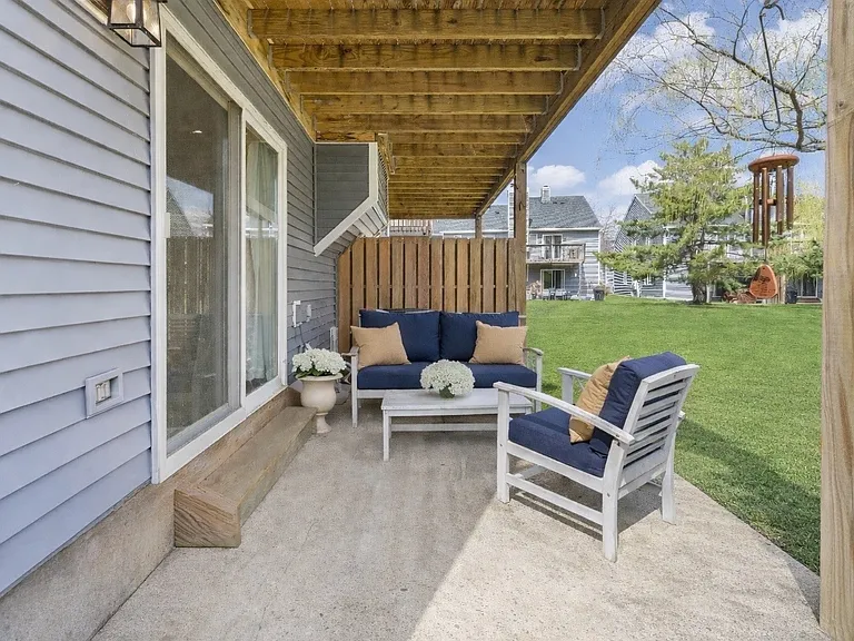 142 Shore Dr — Photo 21