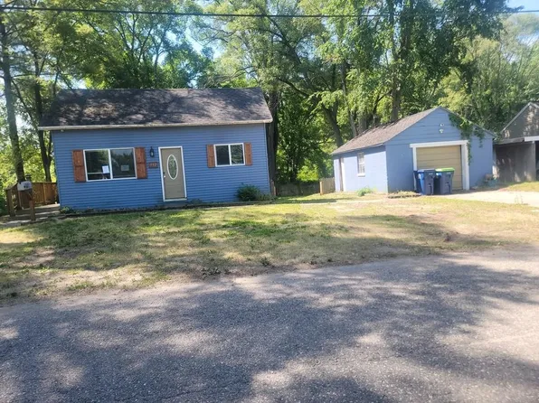 512 Coal St, Saint Charles, MI 48655