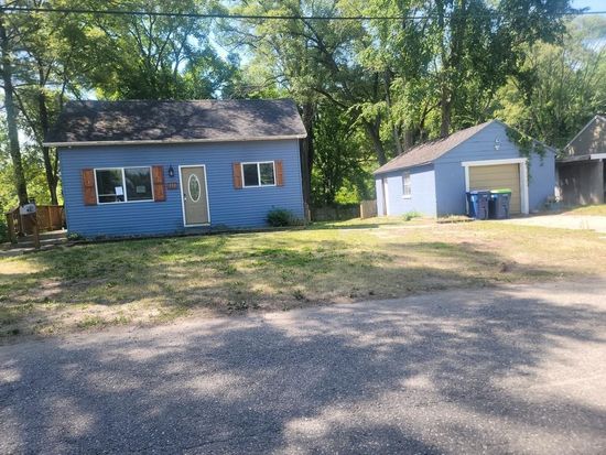 512 Coal St, Saint Charles, MI 48655