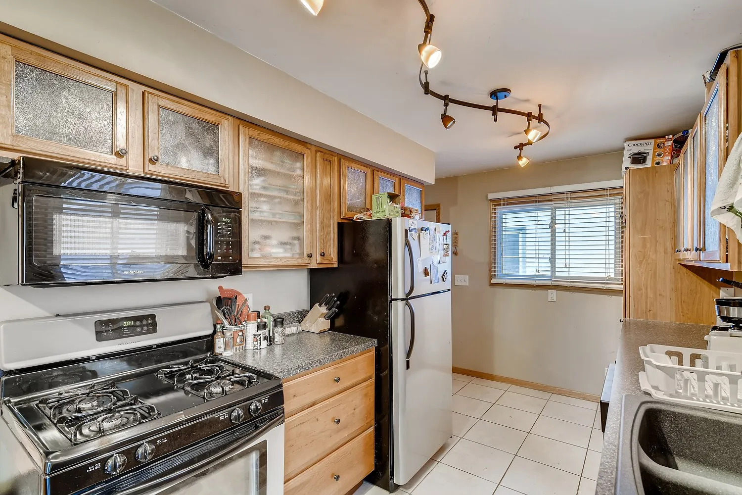 4 Bedroom Single Family Home — Photo 2