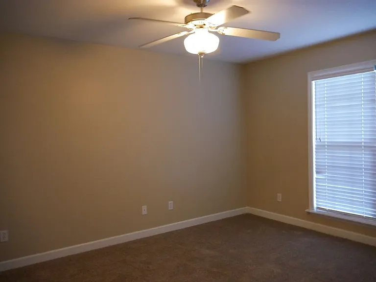 4906 Timberwood Dr — Photo 4